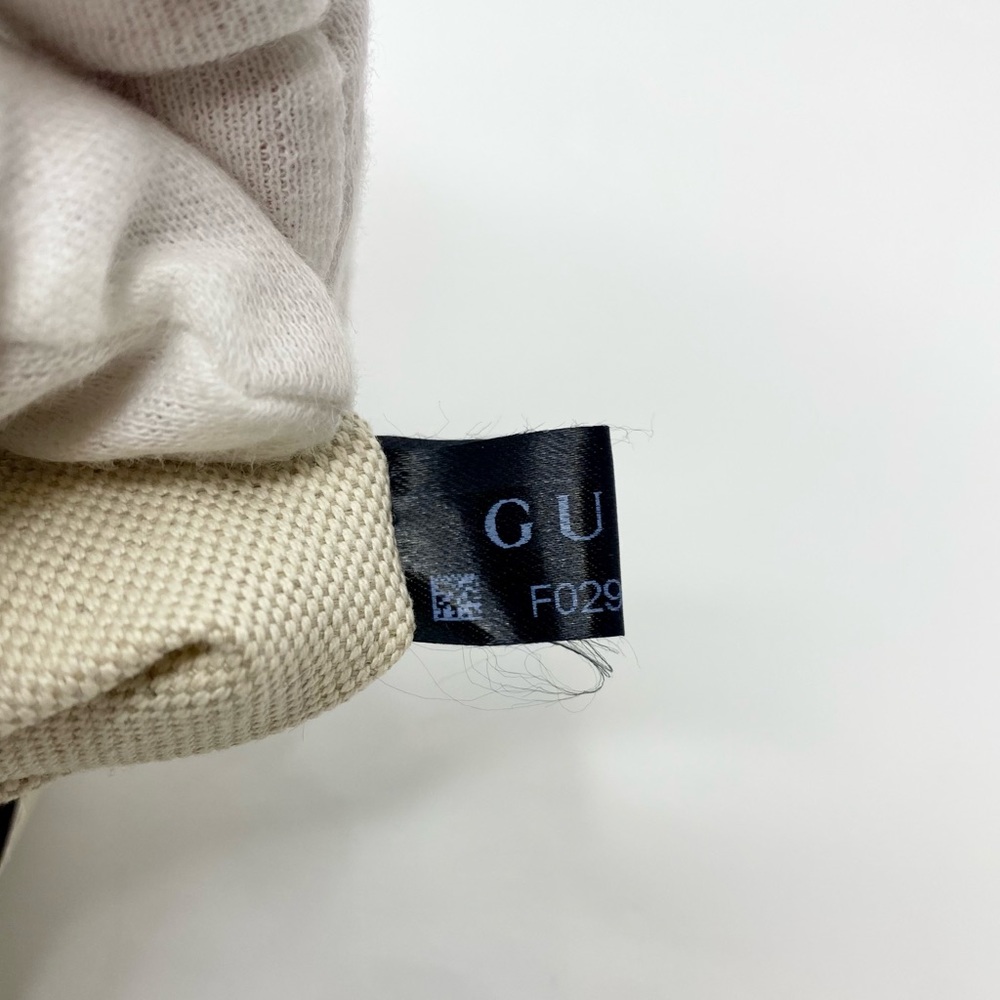 Authentic Gucci Grained Calfskin Logo Messenger Bag - Picture 12 of 15